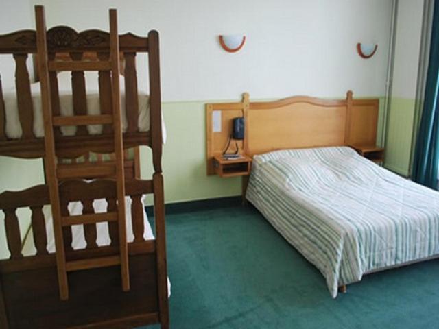 Logis Hotel & Restaurant - Le Normandie Caudebec-en-Caux Room photo