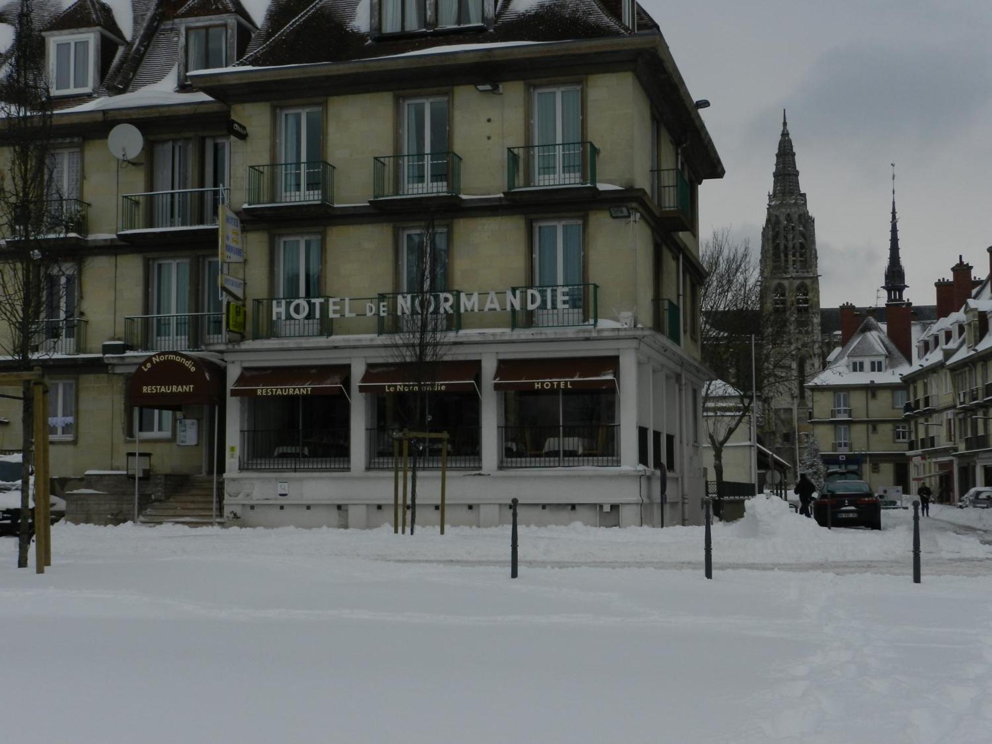 Logis Hotel & Restaurant - Le Normandie Caudebec-en-Caux Exterior photo